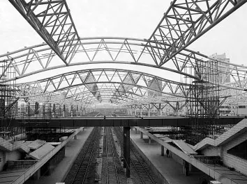 Voorafvervaardigde ligte staalstruktuurtreinstasie