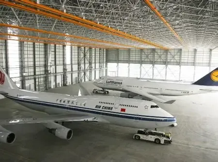 Hangar vir instandhouding van staalstruktuur